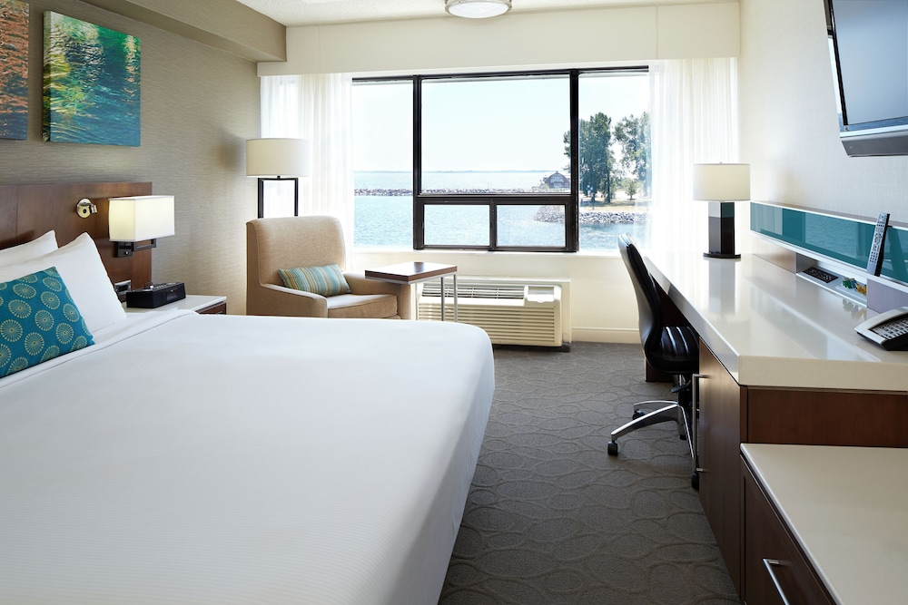 ROOM, KING BED