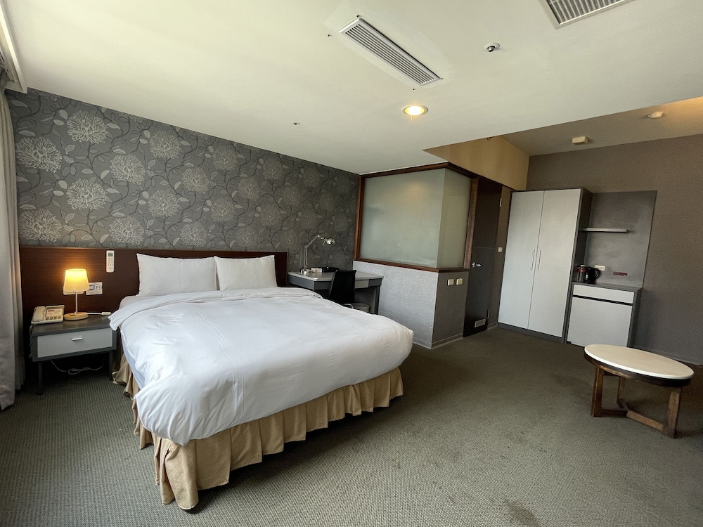 The Galerie Hotel 24/47