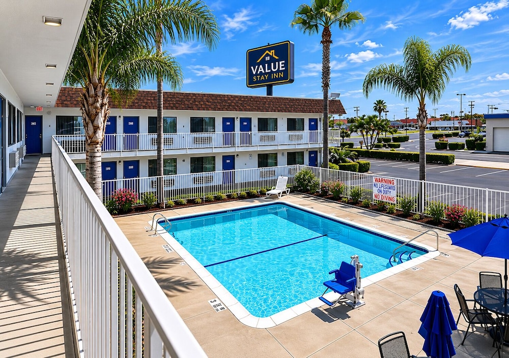 Motel6 Lost Hills, CA 43/46