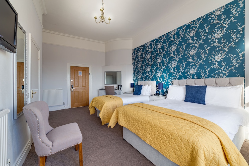The Mount Pleasant Hotel 8/50