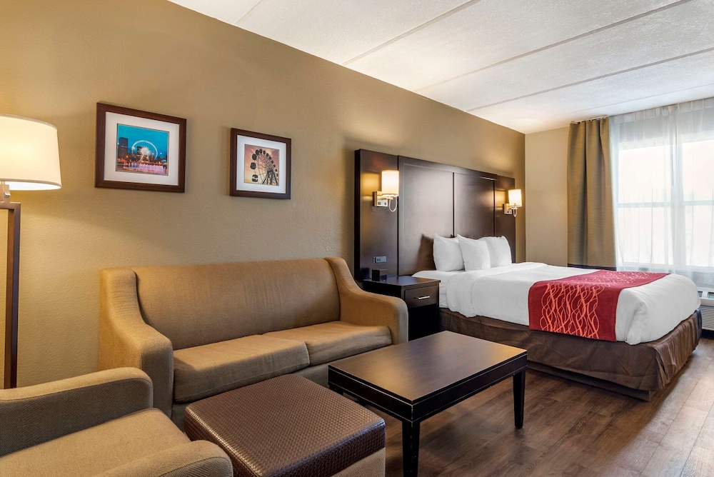 Comfort Inn & Suites Near Six Flags GA 16/38