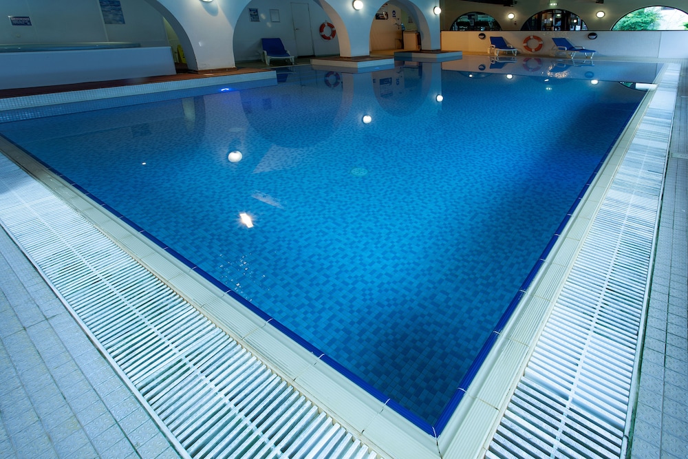 Europa Gatwick Hotel 26/50