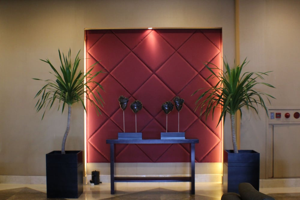 Hotel Santika Pandegiling 4/55