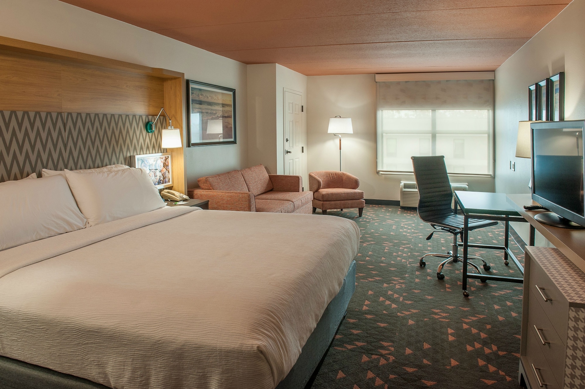SUITE, KING BED