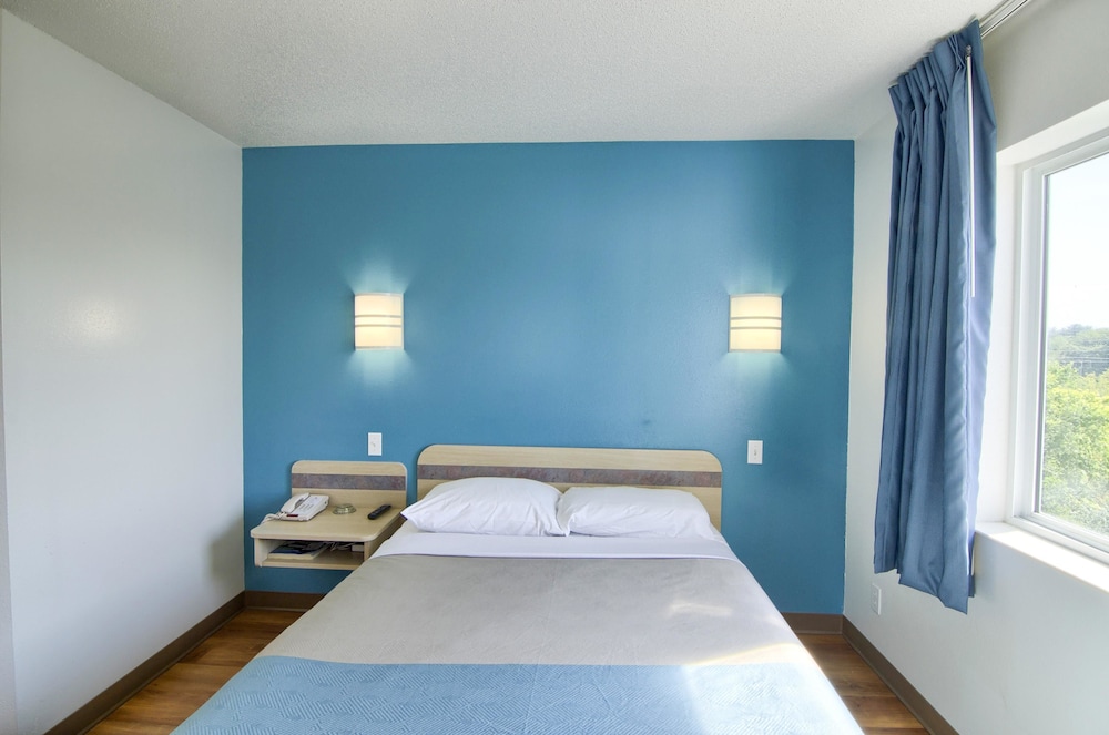 Motel6 Portsmouth, NH 41/61