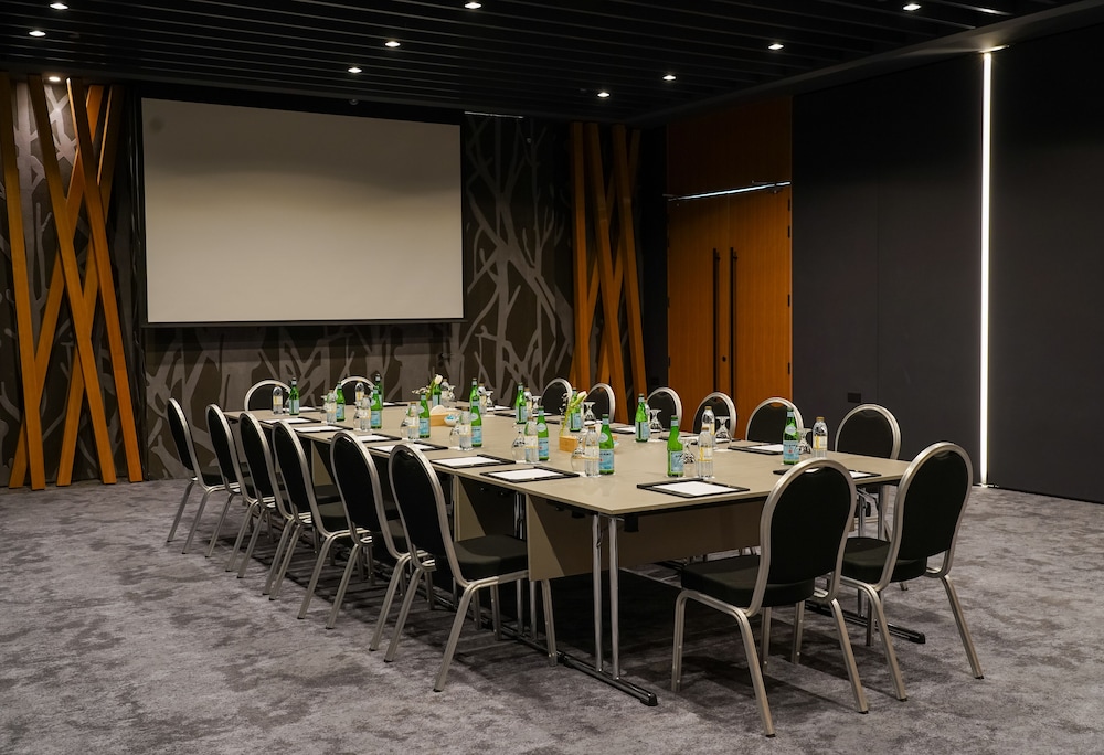 Al Khoory Sky Garden Hotel 24/36