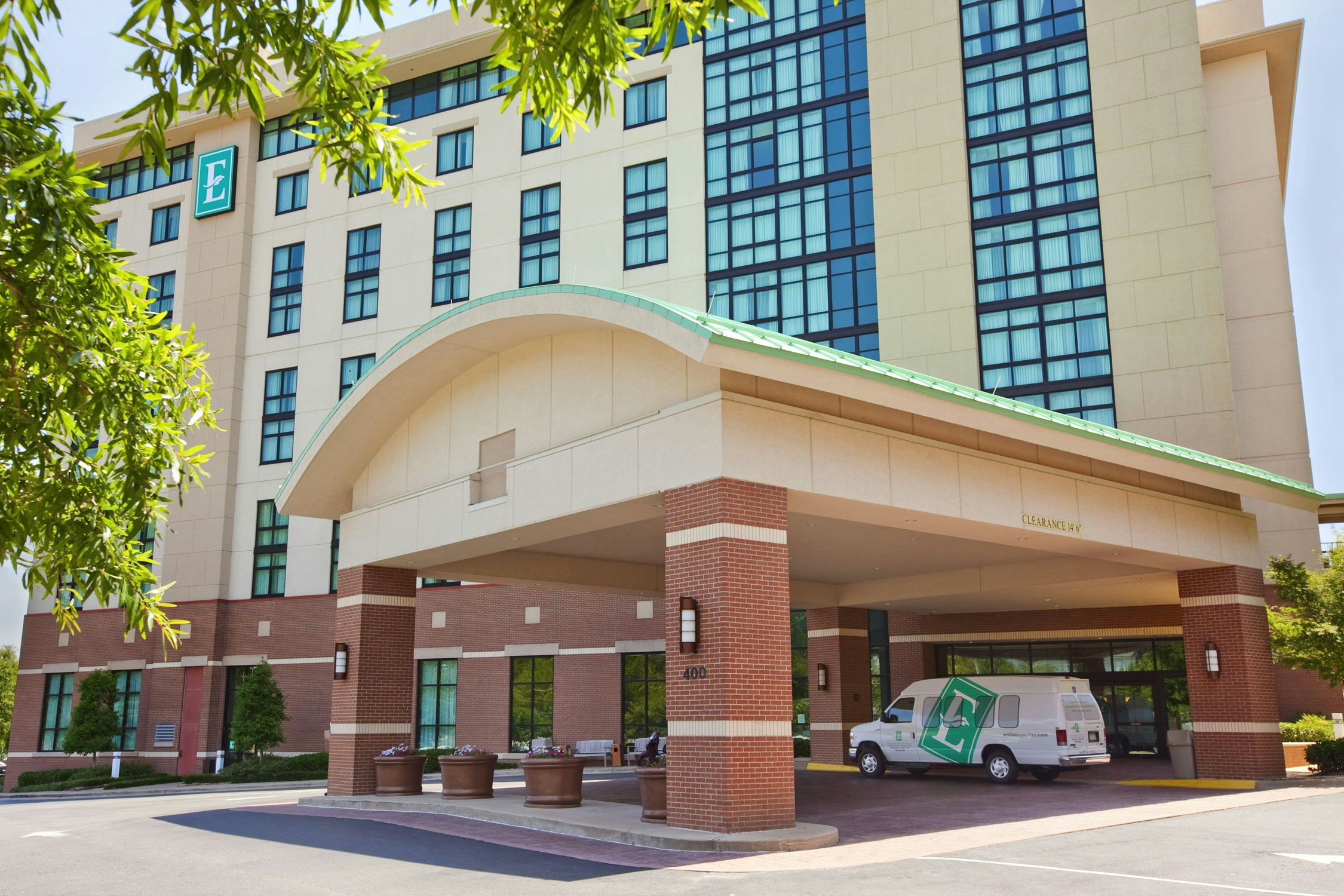 Embassy Suites by Hilton at Hot Springs Convention Center 22/23