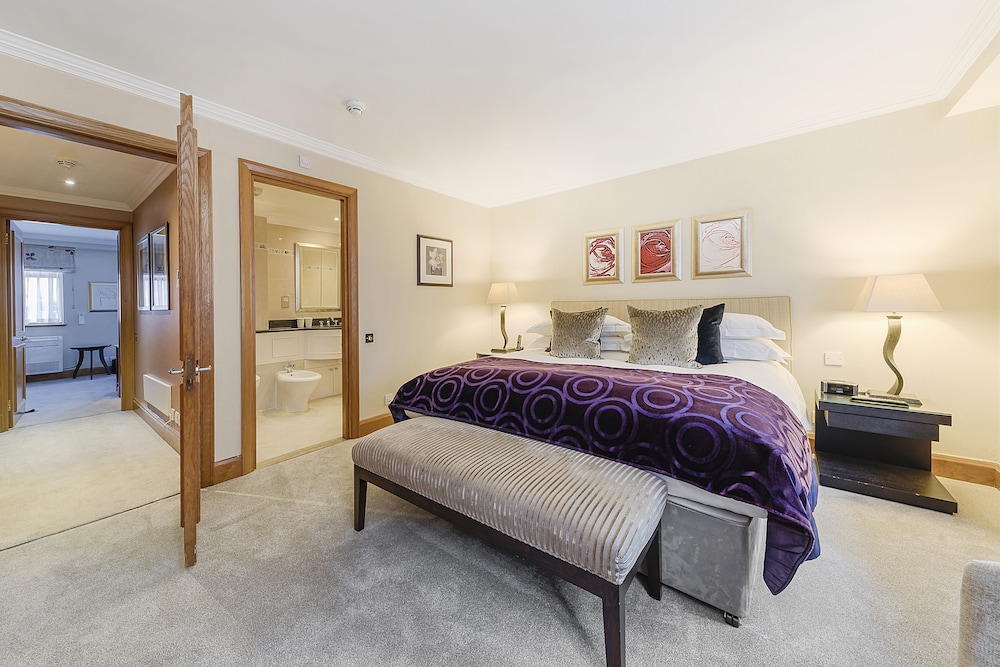 Cheval Knightsbridge 19/50