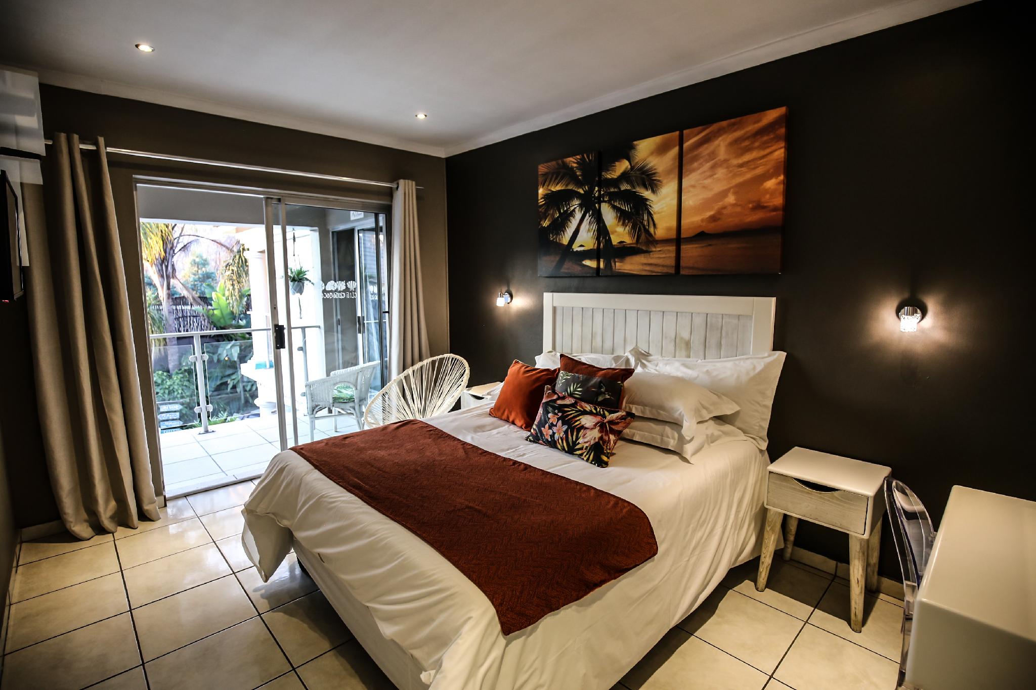 Economy, Queen Bed