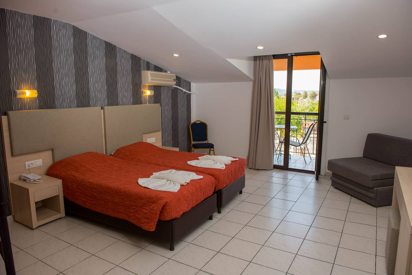 Family Room - Bunk Bed, Alexander the Great Hotel 2/3