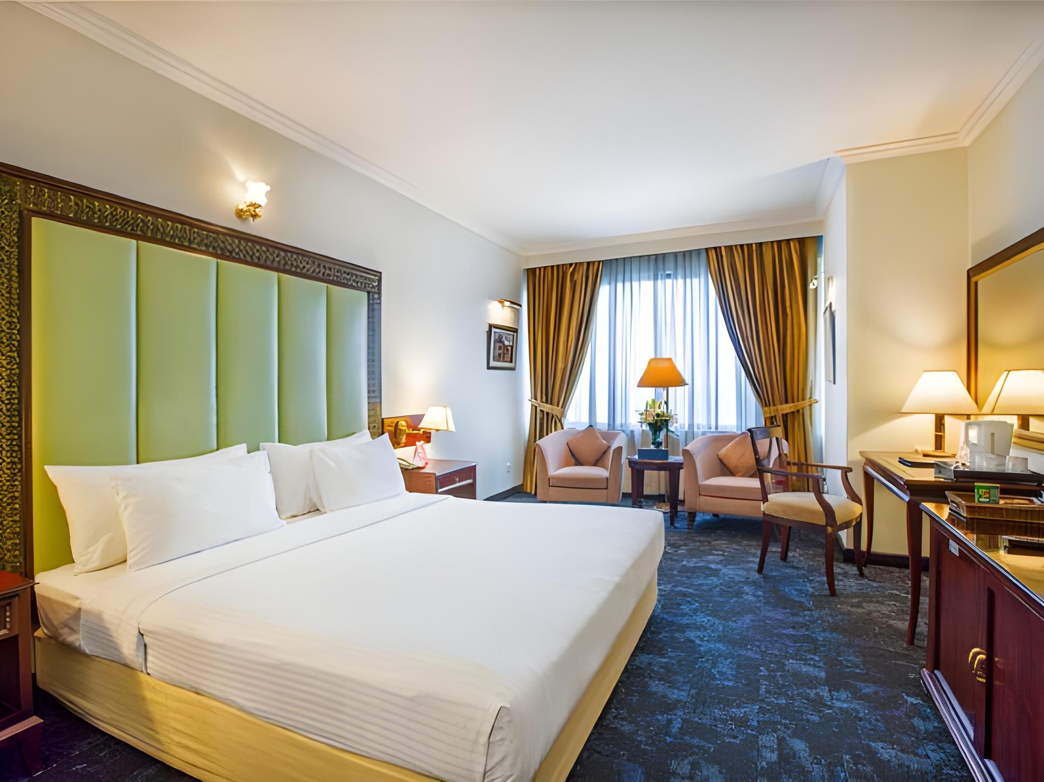 Super, Deluxe, King Bed