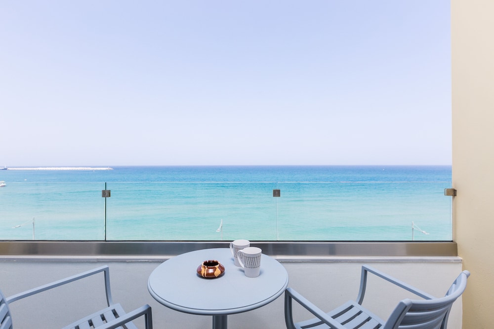 Meltemi Coast Suites 57/68