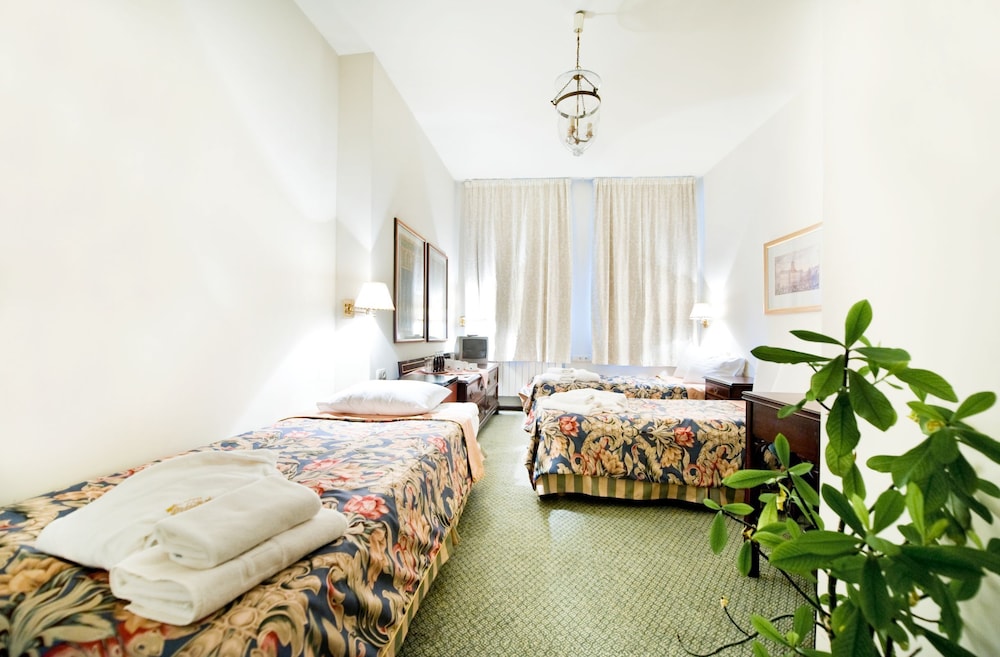 Aparthotel Miodosytnia 18/54