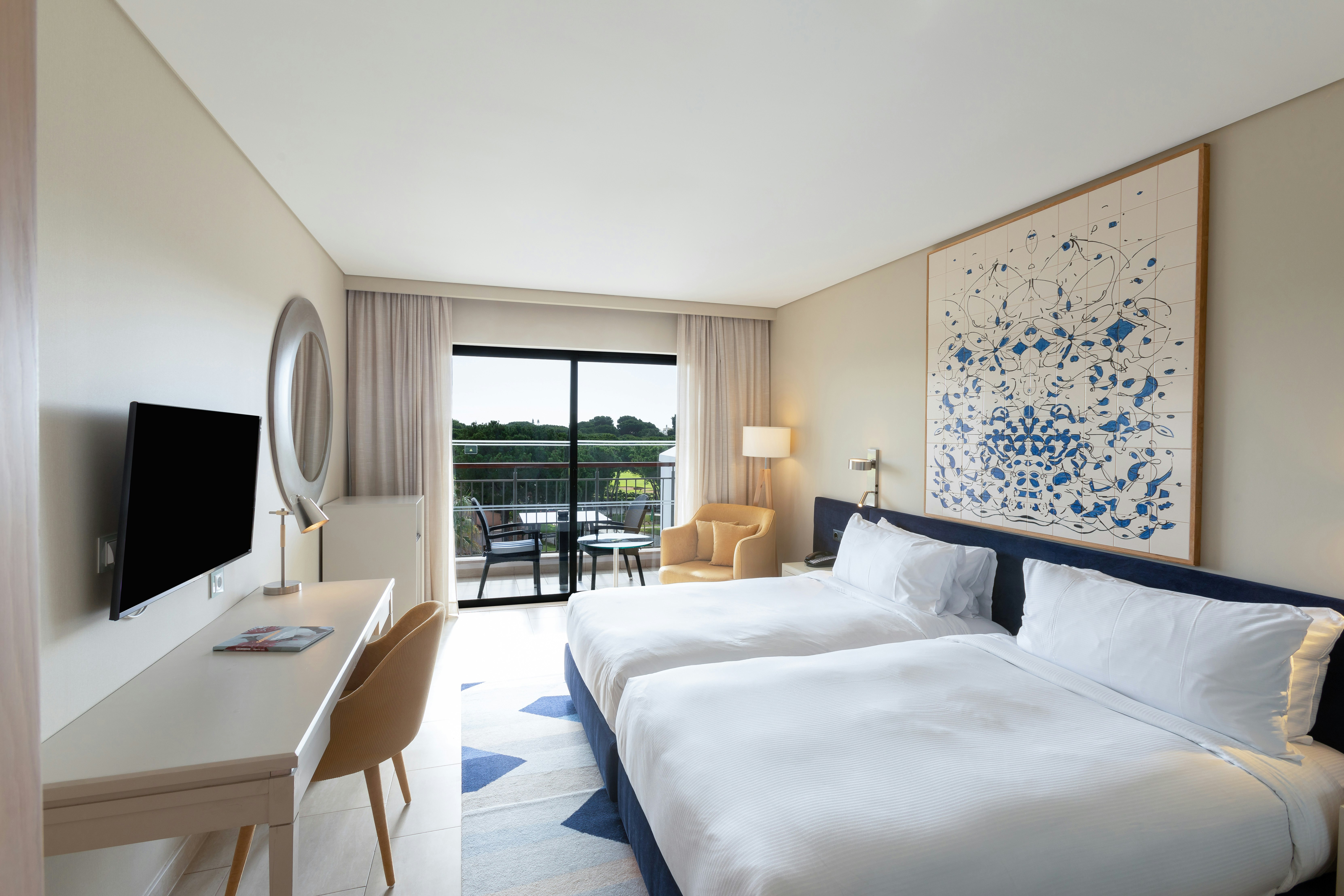 Deluxe, Twin Beds, Golf Course View