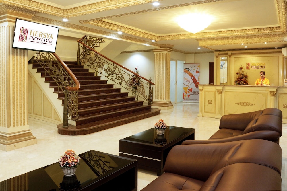 Hersya Front One Inn Surabaya 17/29