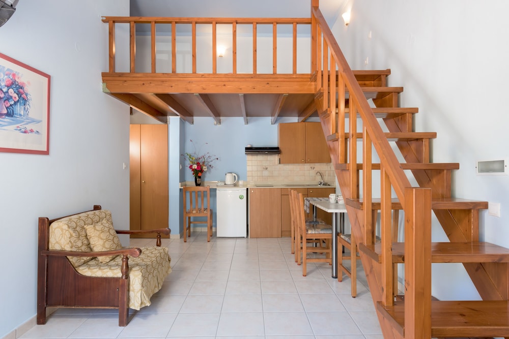 Vlycha Beach Studios & Apartments 56/71