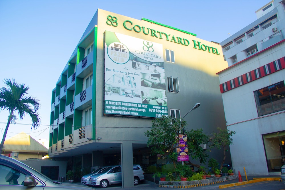 88 Courtyard Hotel 2/52
