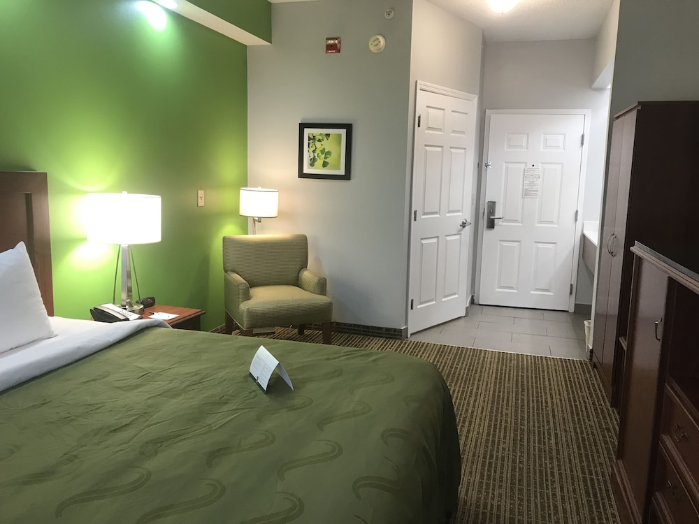 Quality Inn Richmond, KY 13/40