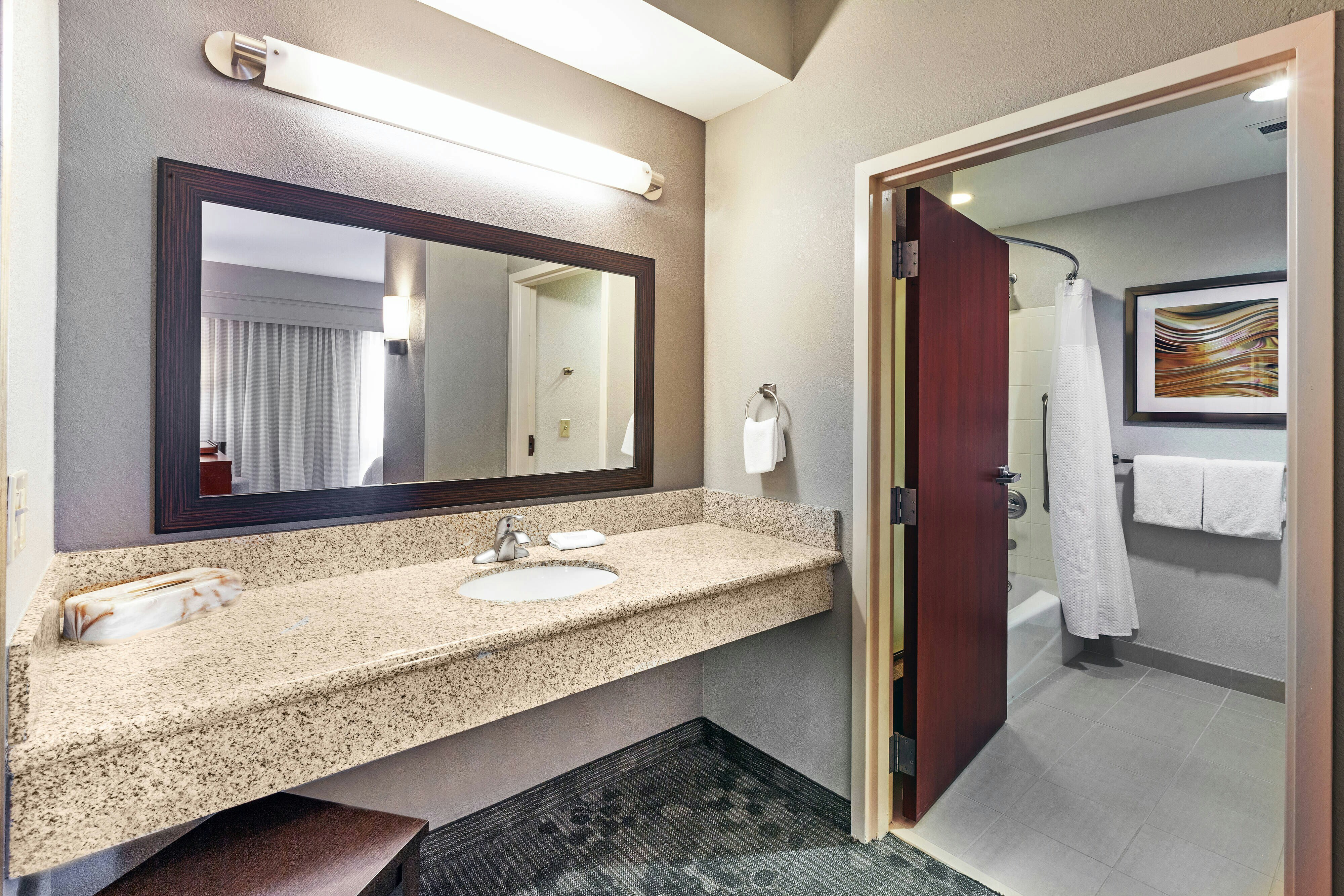 Courtyard Tulsa Woodland Hills 53/56