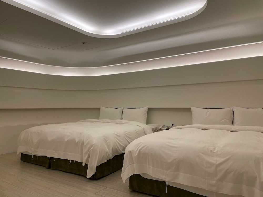 Mezzanine, Deluxe, Villa, 3 Queen Beds