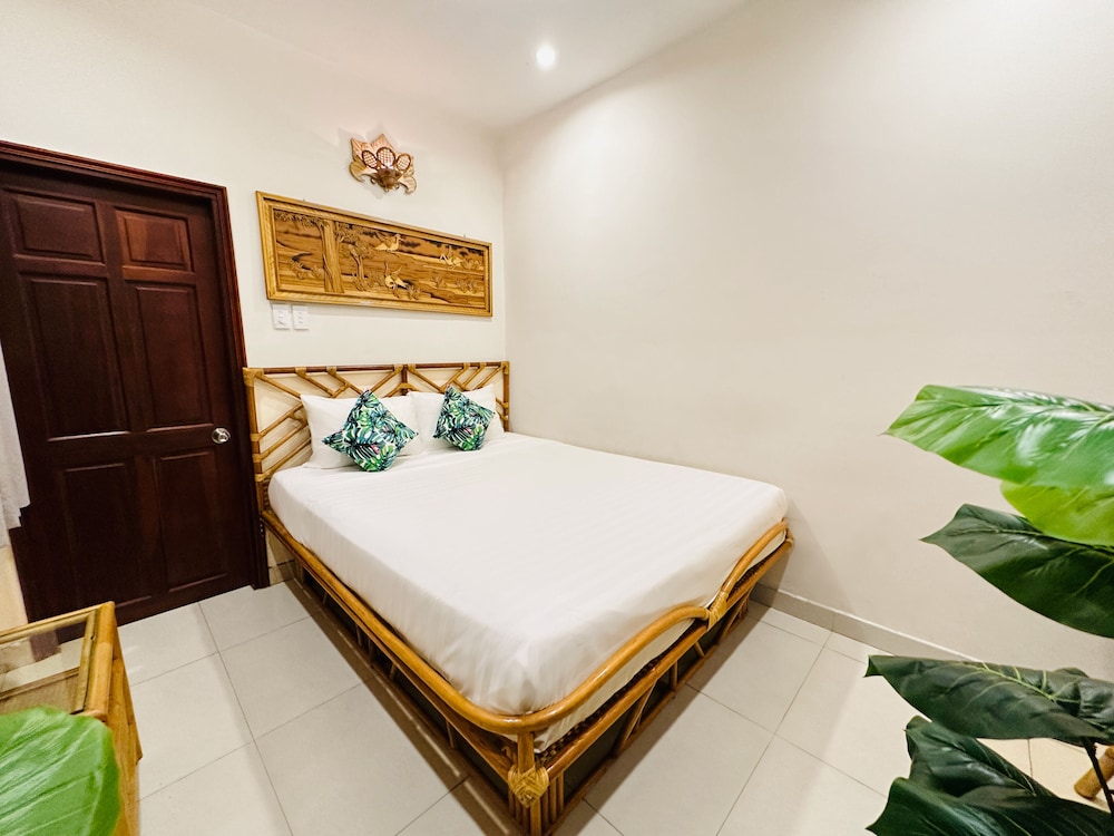 Calmette Hotel 27/50