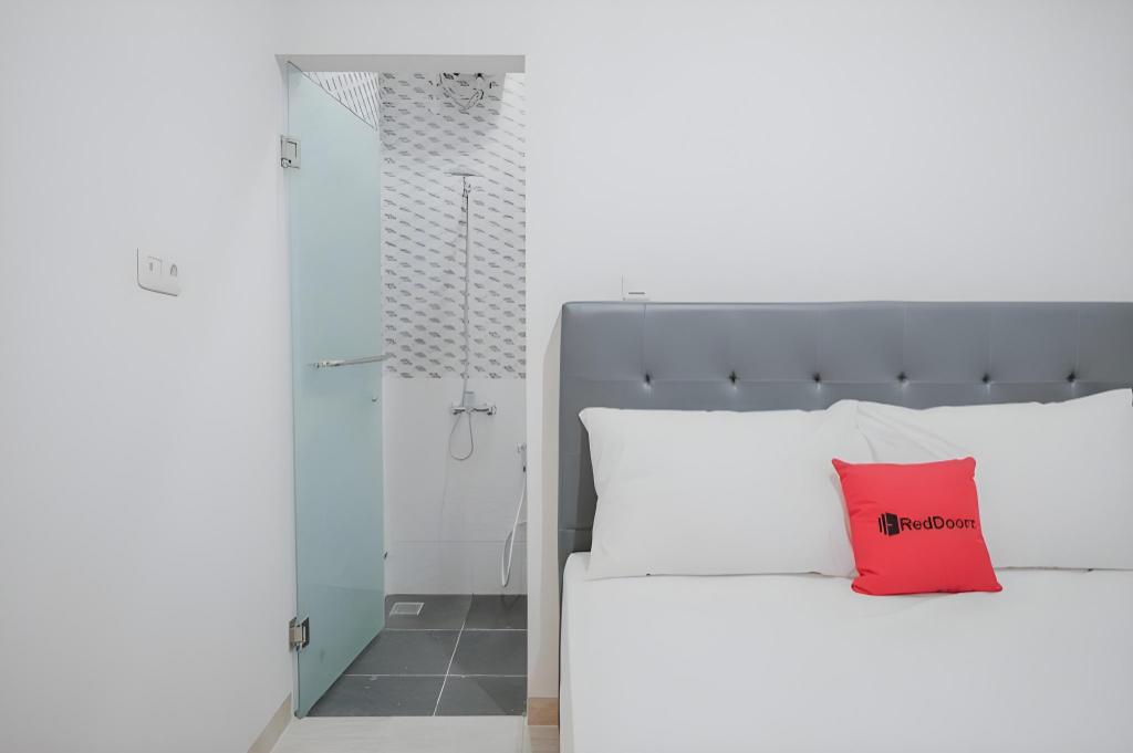 RedDoorz near Taman Palem 23/45