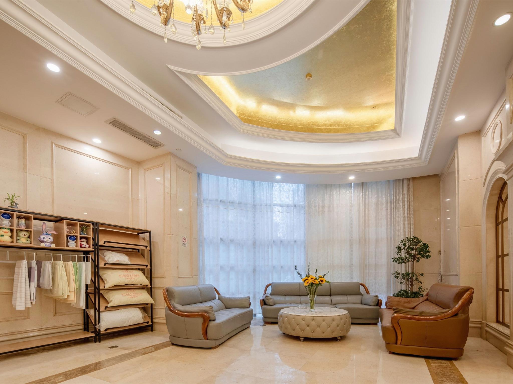 Vienna Hotel (Foshan Lingnan Mingzhu Stadium) 21/33