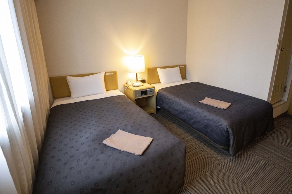 ROOM, TWIN BEDS, SMOKING