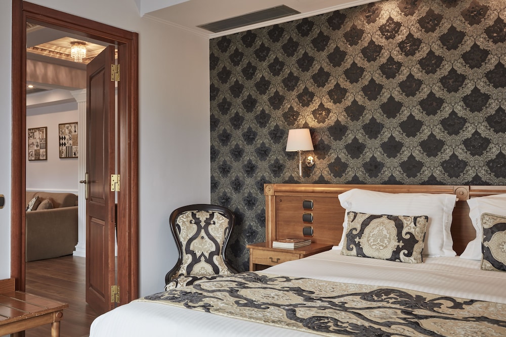 Ava Hotel Suites 15/39