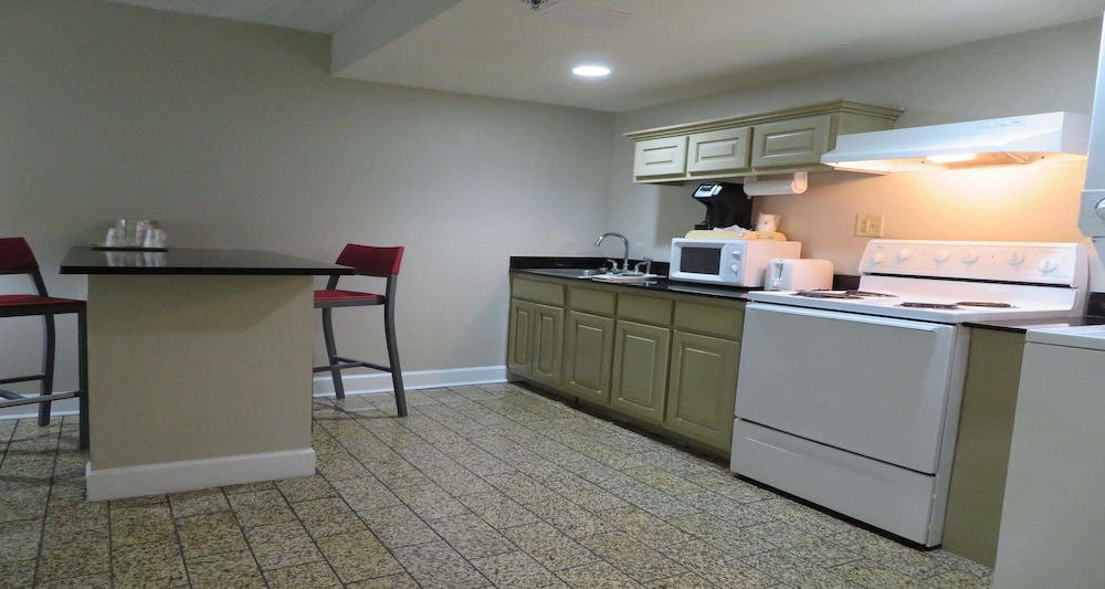 SureStay Plus Hotel by Best Western St Marys Cumberland 10/37