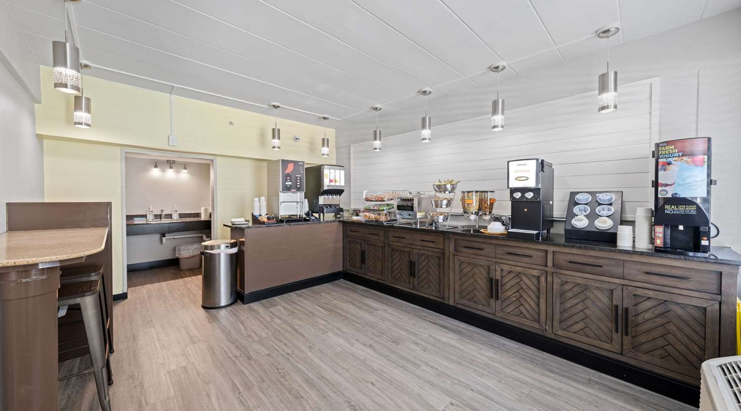 SureStay Hotel by Best Western Virginia Beach Royal Clipper 11/45
