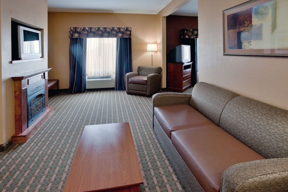 Holiday Inn Express Hotel & Suites Suffolk 30/41