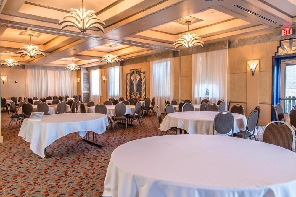 Hassayampa Inn 56/61