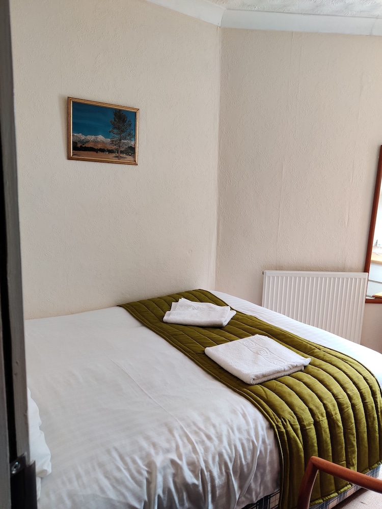 Inglewood Palm Hotel, Abbey Sands Torquay 13/32