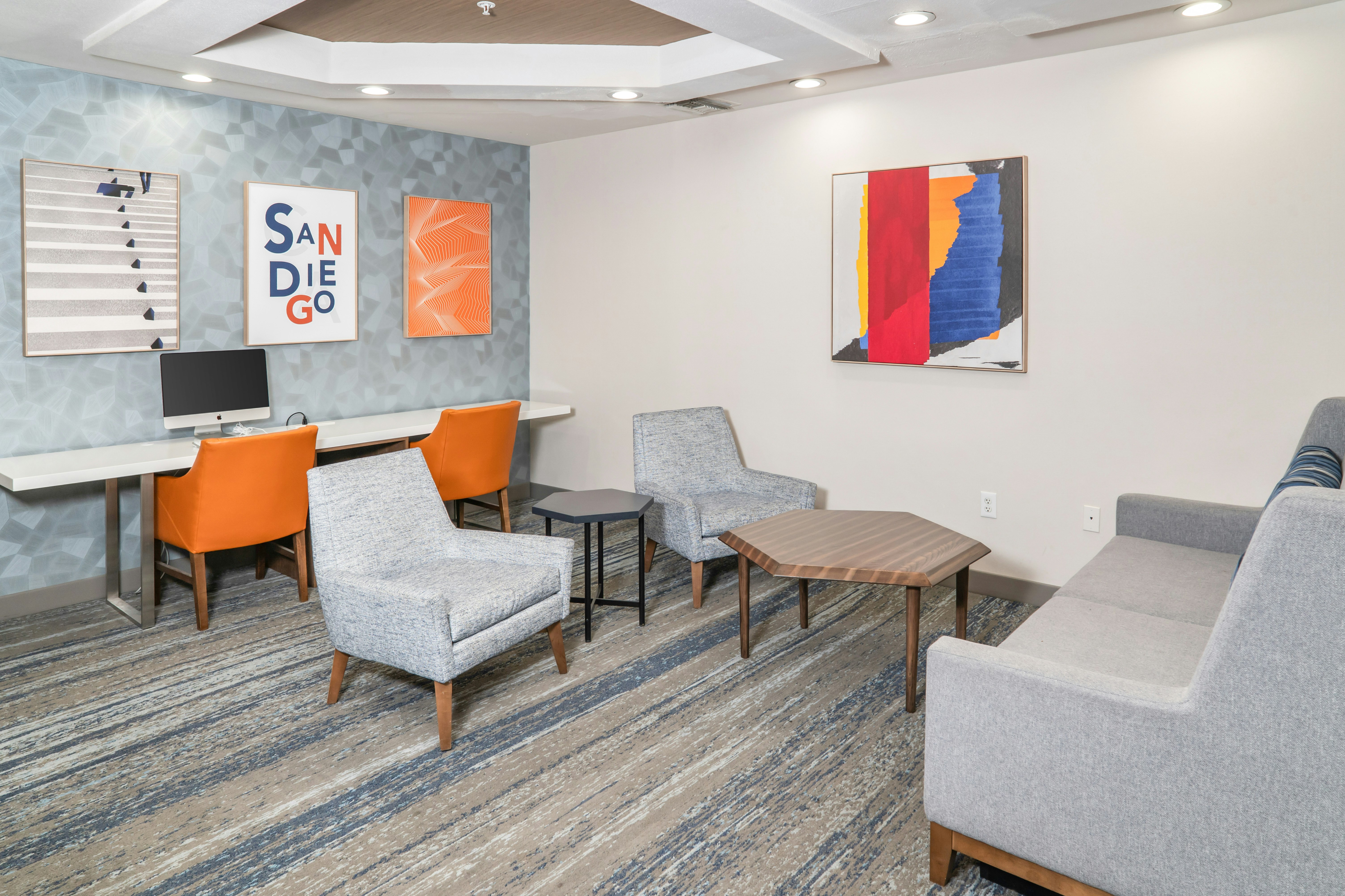 Holiday Inn Express Hotel Suites San Diego Otay 46/77