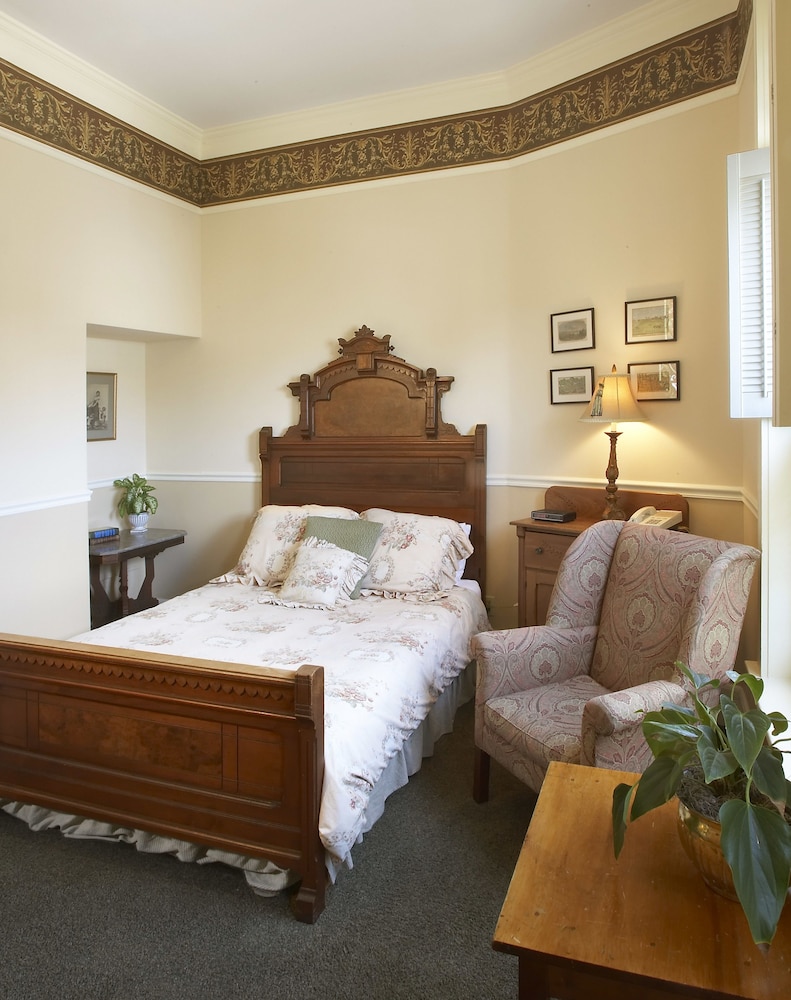 Washington House Inn 20/70