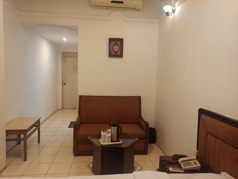 Mohan Hotel 21/33