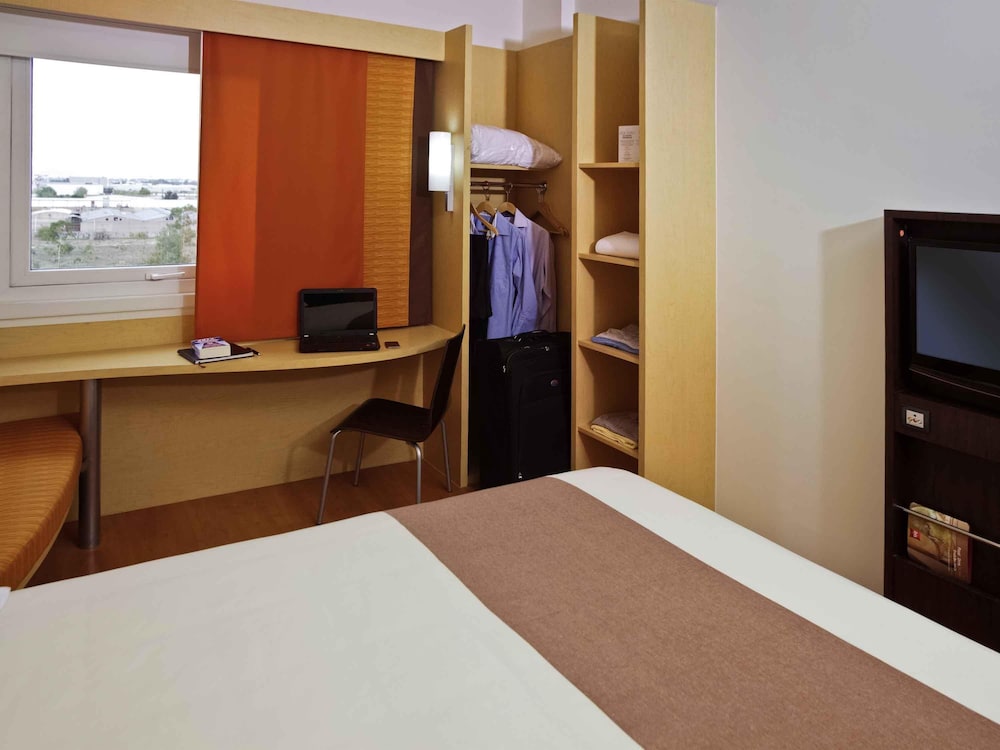 Ibis San Luis Potosi 16/39