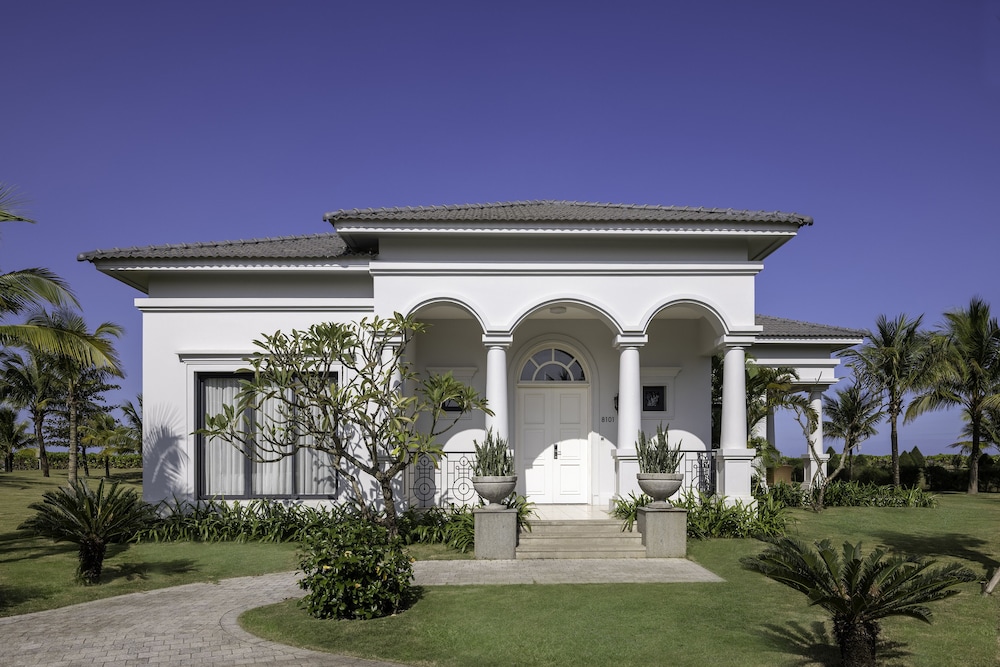 Melia Vinpearl Cua Hoi Affiliated by Melia in VINH CITY