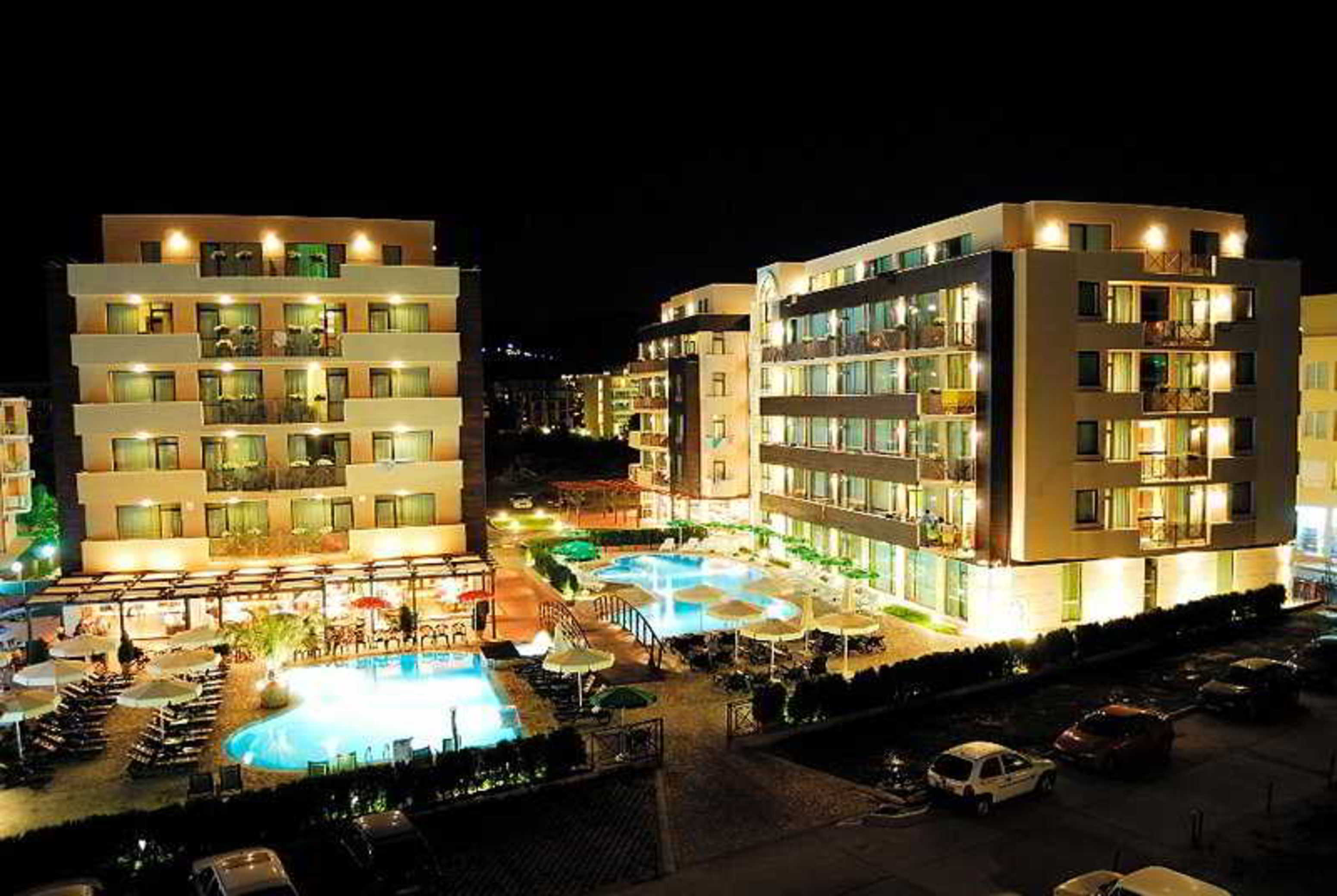 Hotel Lion 4/30