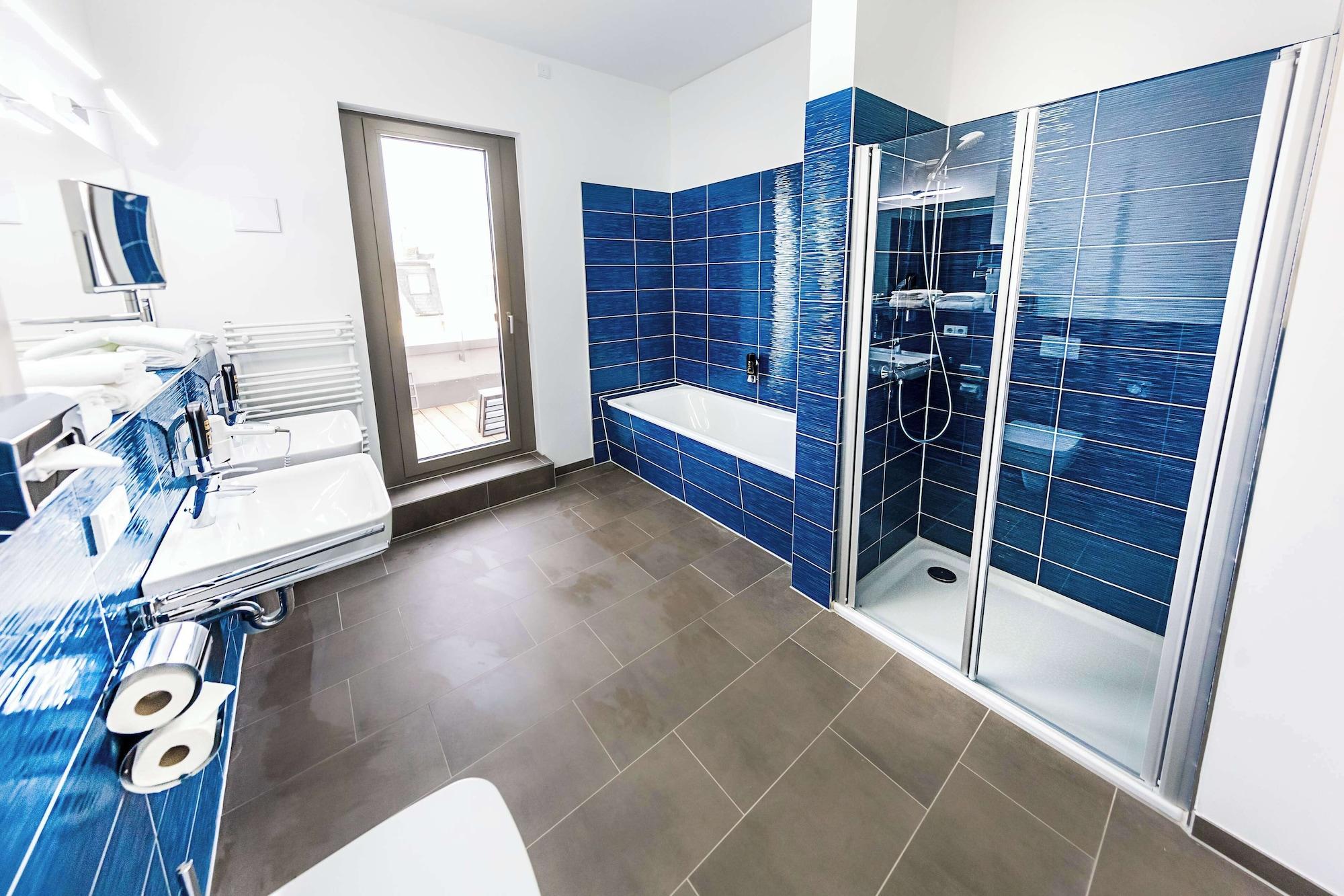 Suite, Multiple Beds, Sofa, Balcony