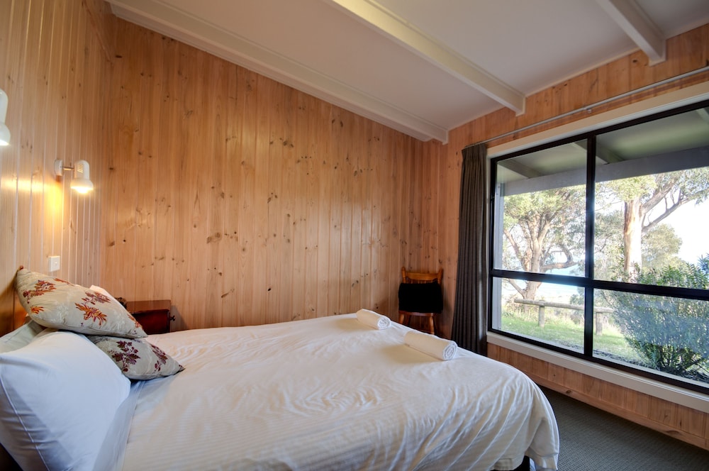 BEACON POINT OCEAN VIEW VILLAS 23/70