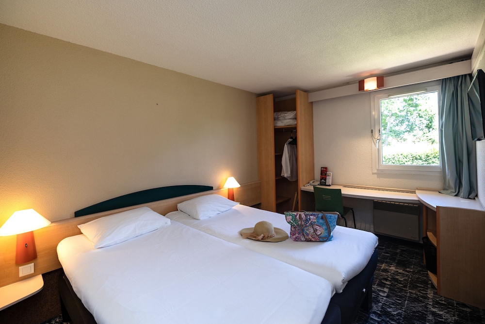 Ibis Autun 13/45