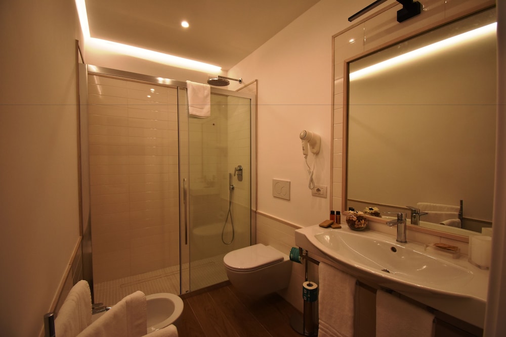 Melody Sorrento Suites 39/44
