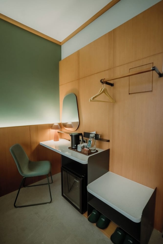 Jiro Hotel 48/50