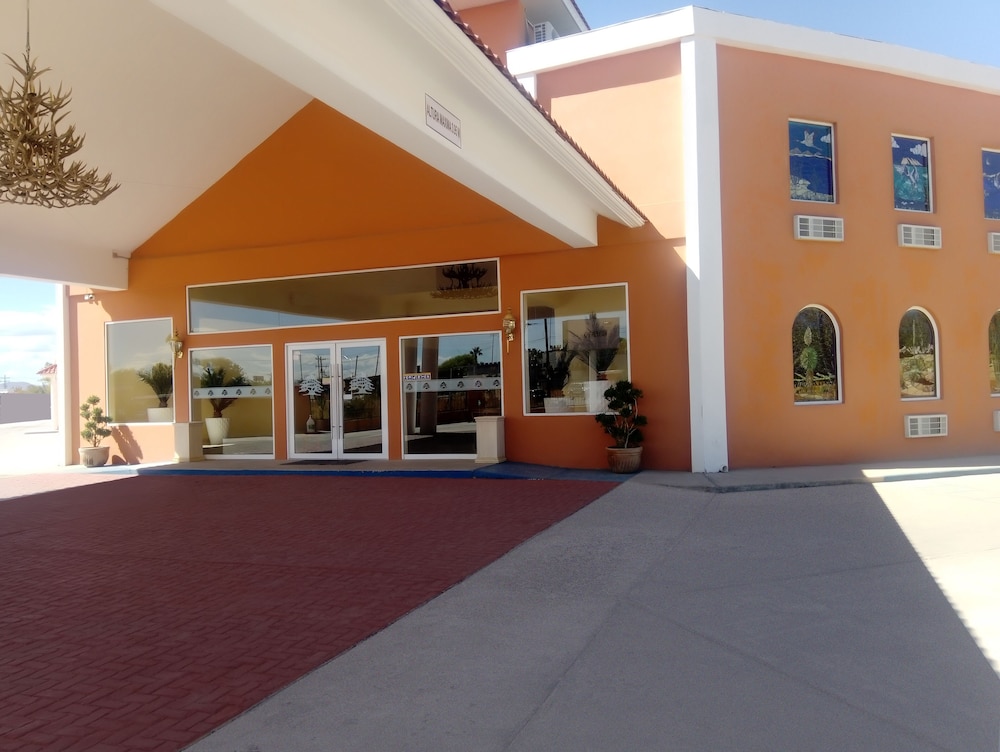 Los Cedros Hotel Inn Nuevo Casas Grandes 5/50