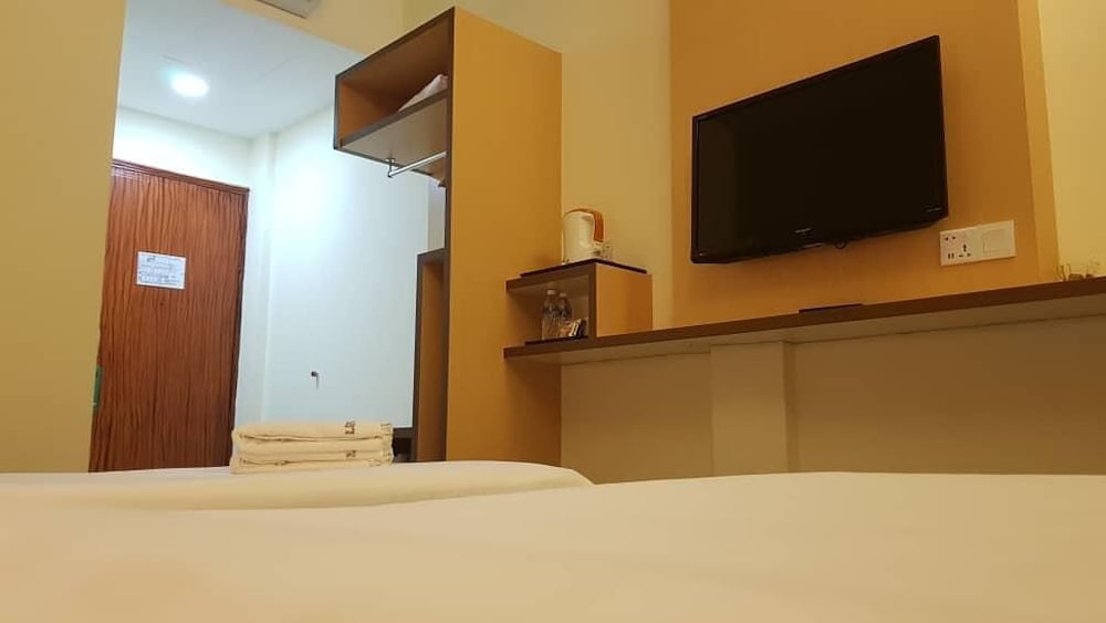 Lipis Plaza Hotel 13/24