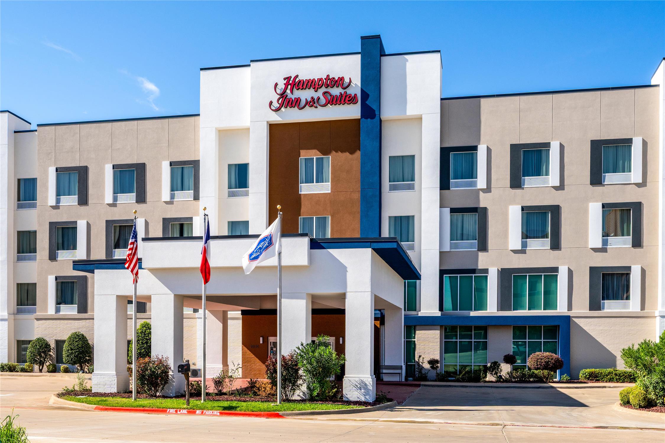 Hampton Inn And Suites Waxahachie 73/76