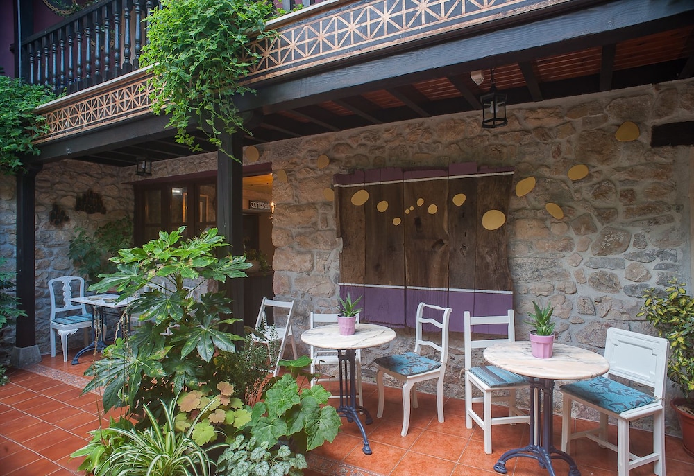 Hotel Corru San Pumés 36/50