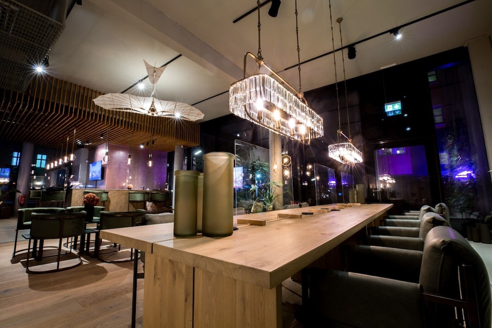 Aeronaut powered by Pearl 1 Living and Yachting Hospitality 29/39